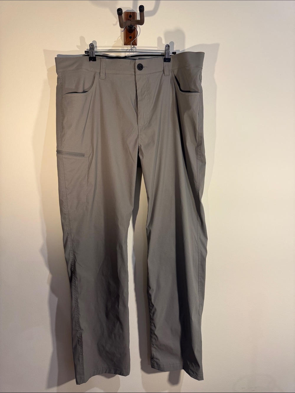 Orvis Men's Tech Pants in Light Grey